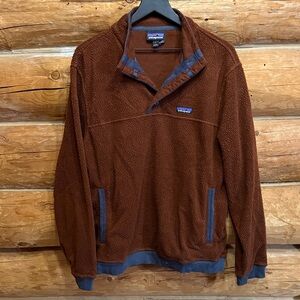 Patagonia Men's Rust Fleece Pullover Large